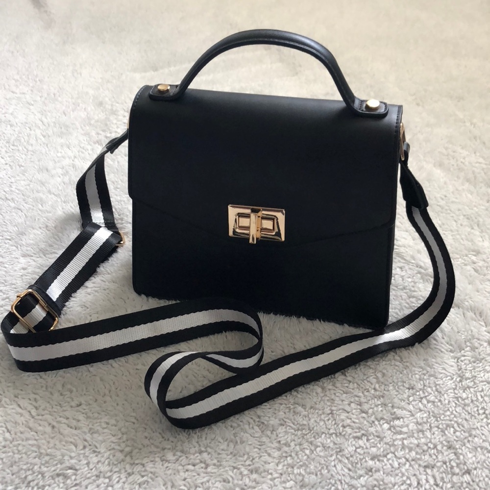 Forever 21 Crossbody 🖤